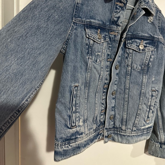 Old navy Classic Jean Jacket - Picture 5 of 8